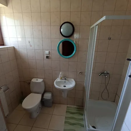 Dom Turysty Na Skarpie Δωμάτια σε οικογενειακή κατοικία