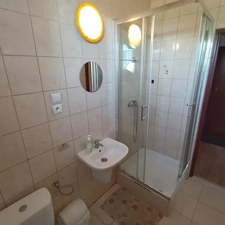 Dom Turysty Na Skarpie Δωμάτια σε οικογενειακή κατοικία *