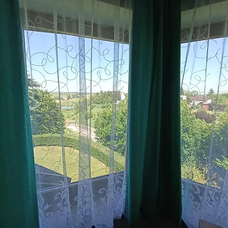 Dom Turysty Na Skarpie Δωμάτια σε οικογενειακή κατοικία *